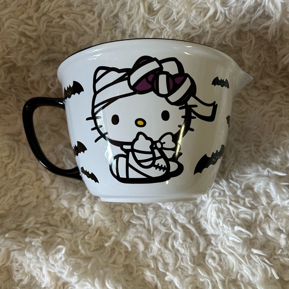 Hello kitty Halloween mixing batter bowl - Picture 2 of 2